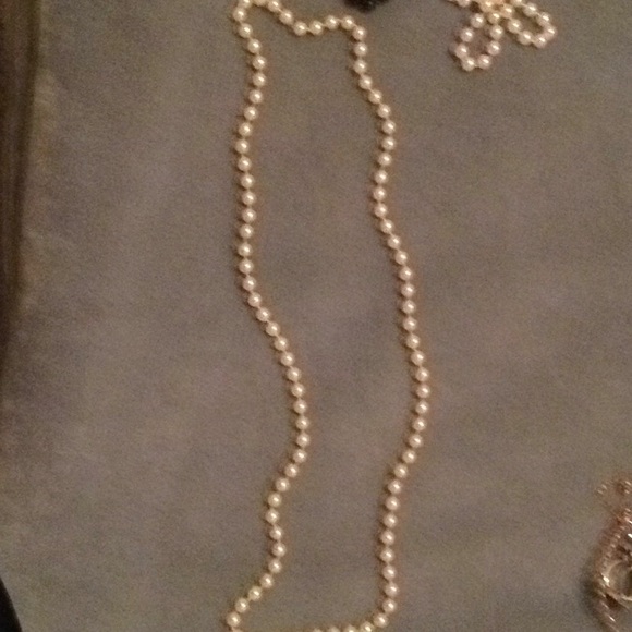 Pearl necklaces - Picture 4 of 4